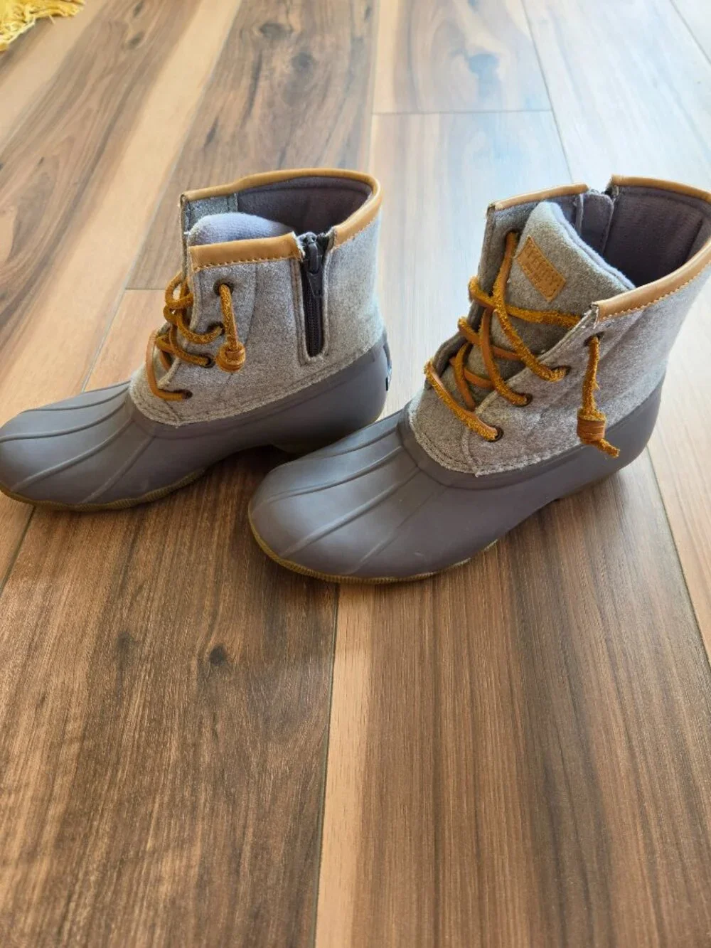 Youth Sperry Boots size 4